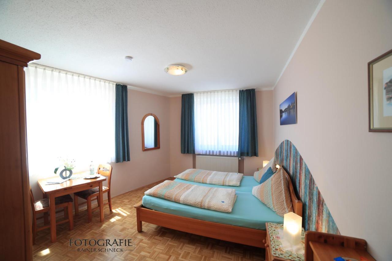 Cafe Am Donautor Hotel Kelheim Esterno foto